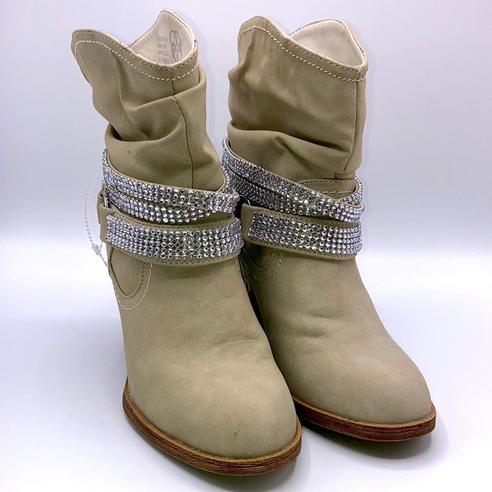 Womens Daisy Fuentes Heeled Booties Ankle Boots Shoes Size 5.5
